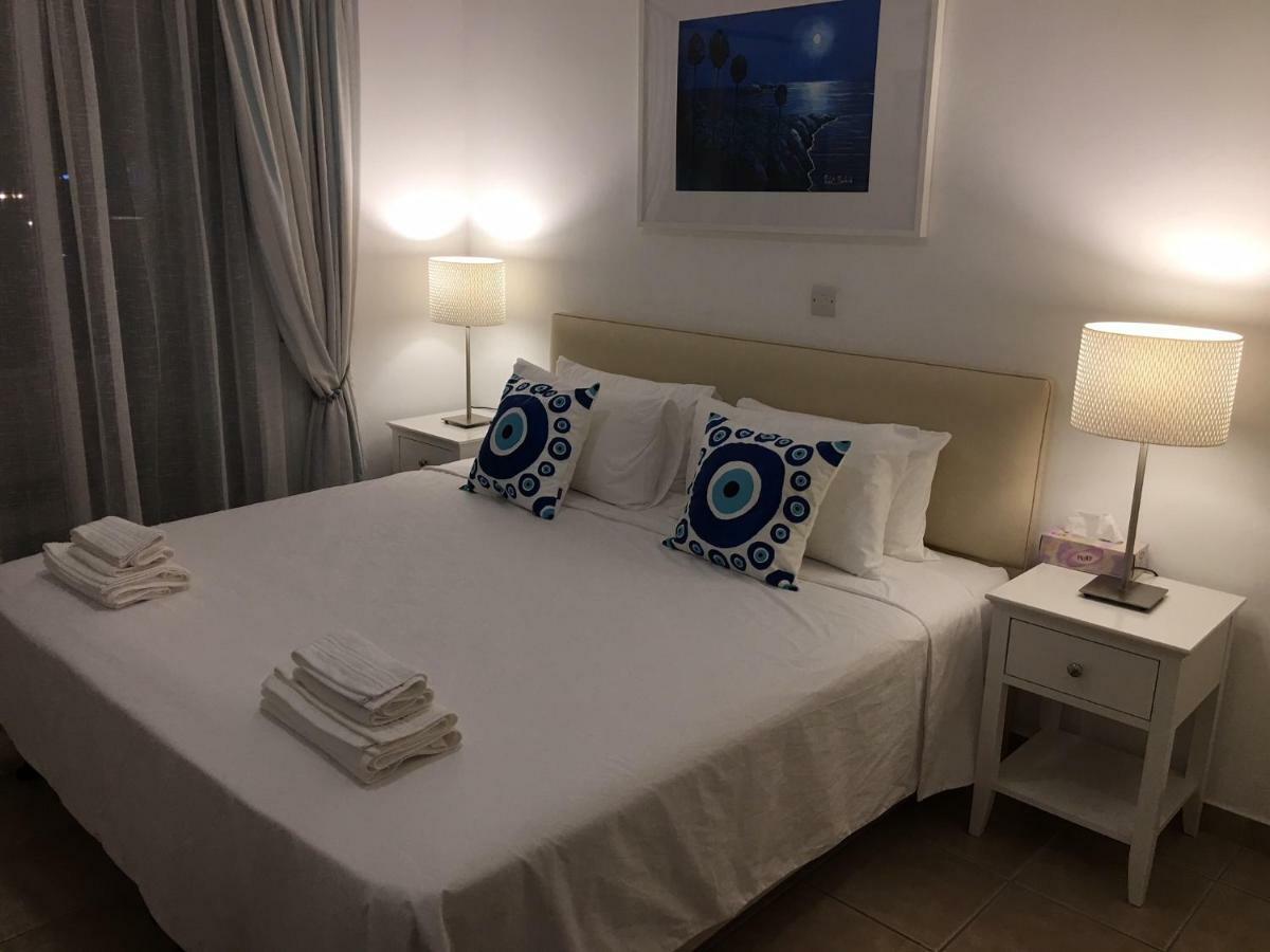 Kings Palace - Fabulous Pool-Side 2 Bed Apartment Paphos Exterior photo